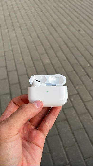 Продам левый наушник от airpods 1