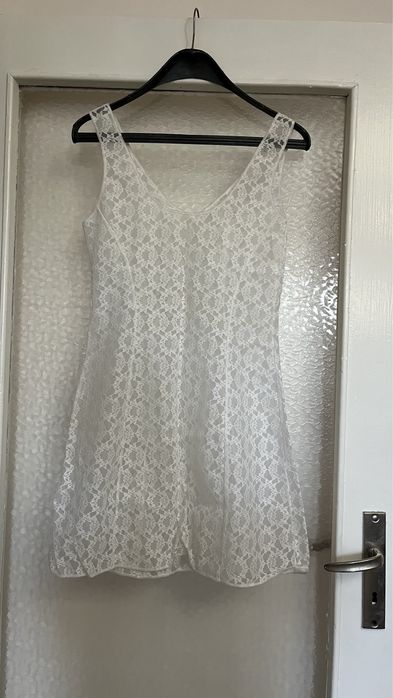 Прозрачна дантелена нощница