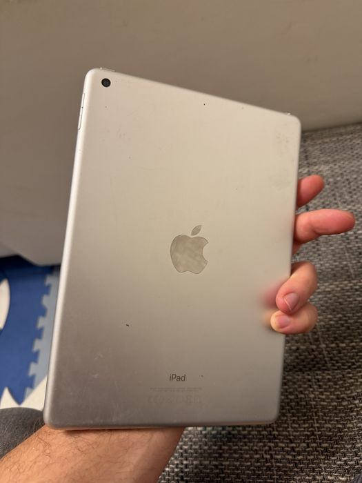 iPad 5th generation - 32 GB - Wi-Fi 93%
