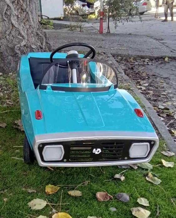 Радуга метална количка с педали детска ретро не Москвич