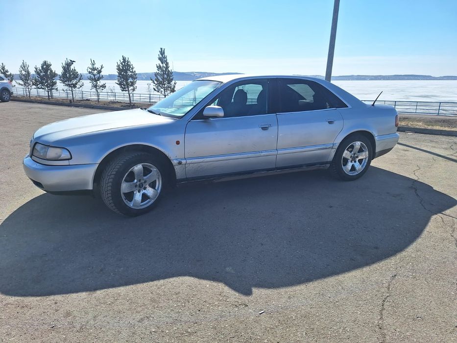 Продам Audi A8 D2