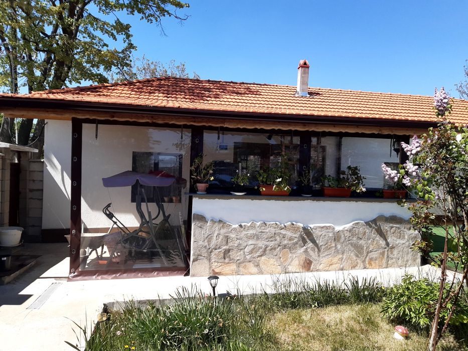 Продавам къща в село Островче