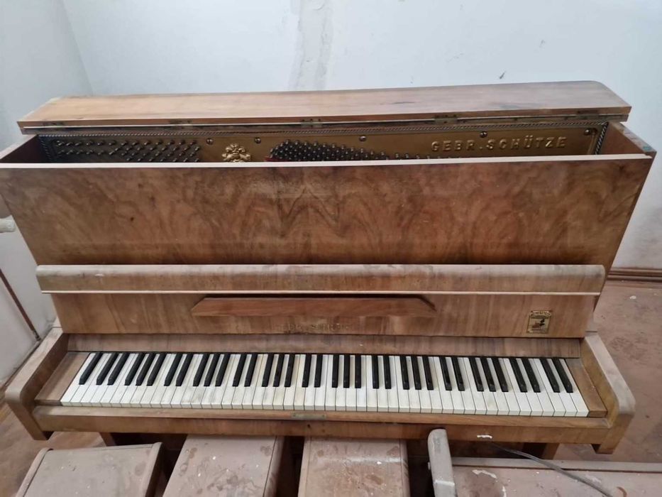 Pianină vintage germană Gebr. Schütze – funcțională