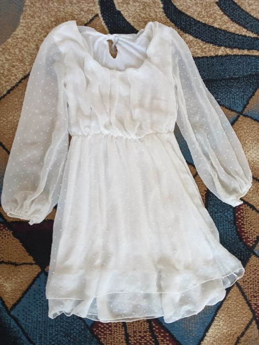 Rochie albă superbe cu mânecă lungă mărimea S