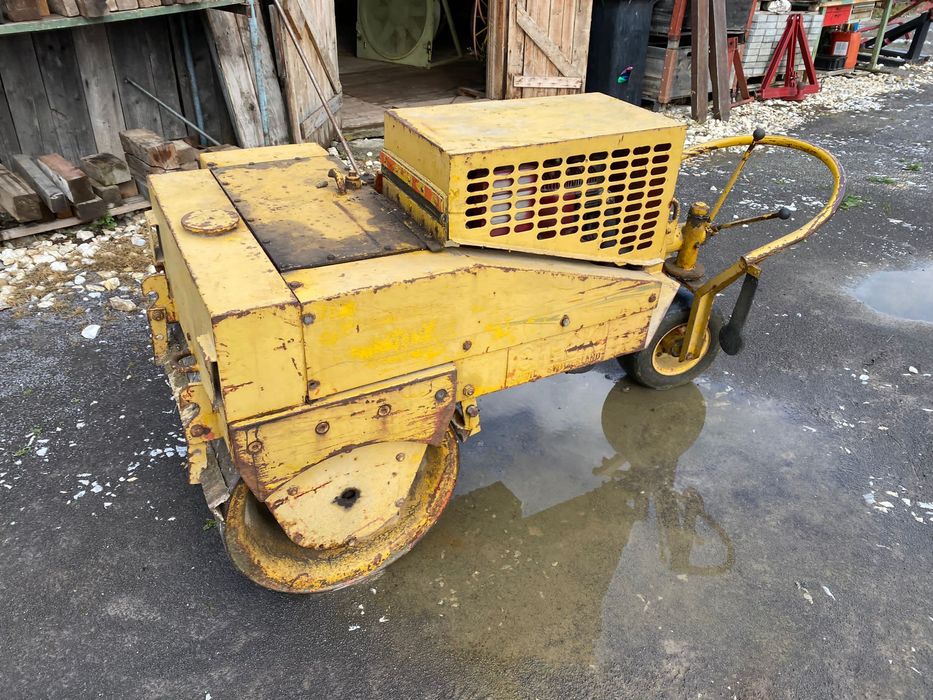 Cilindru compactor 500 kg functioneaza bine