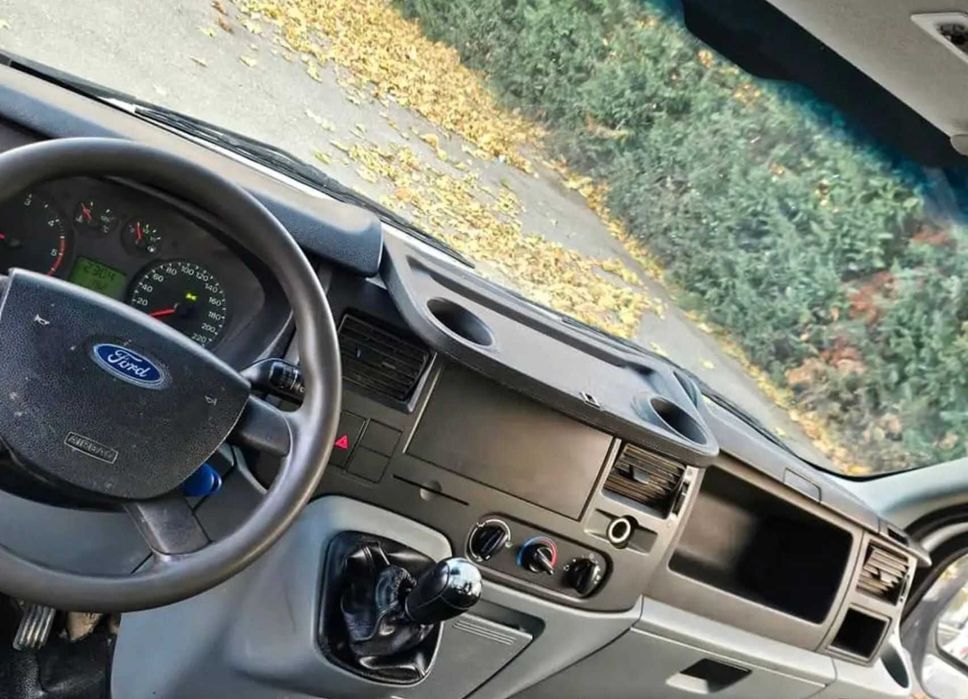DE VÂNZARE: Ford Transit 2.2 DIESEL