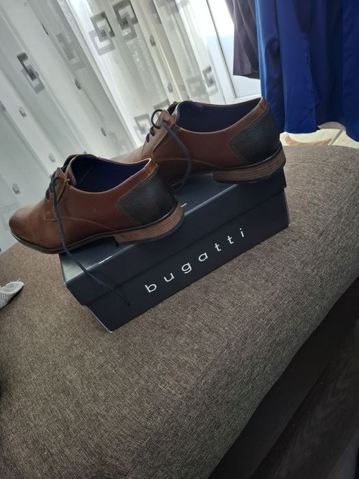 Vând pantofi Piele maro