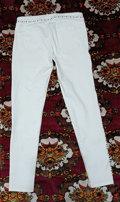 Белые джинсы от Morgan