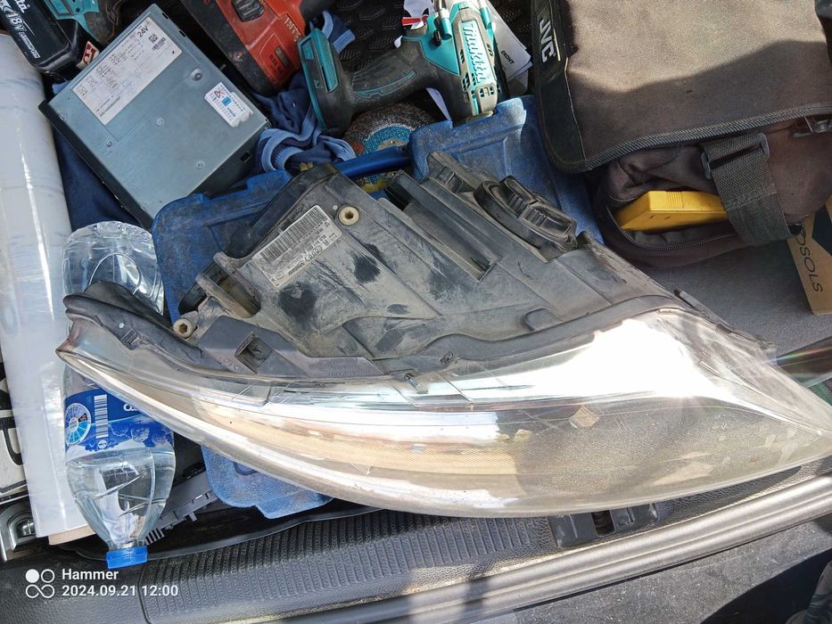 Десен Ксенонов Фар за Ауди Q7 2008г