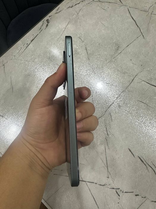 Realme C61 12/128 GB (Kengaytirilgan RAM) sotiladi. Ideal holat