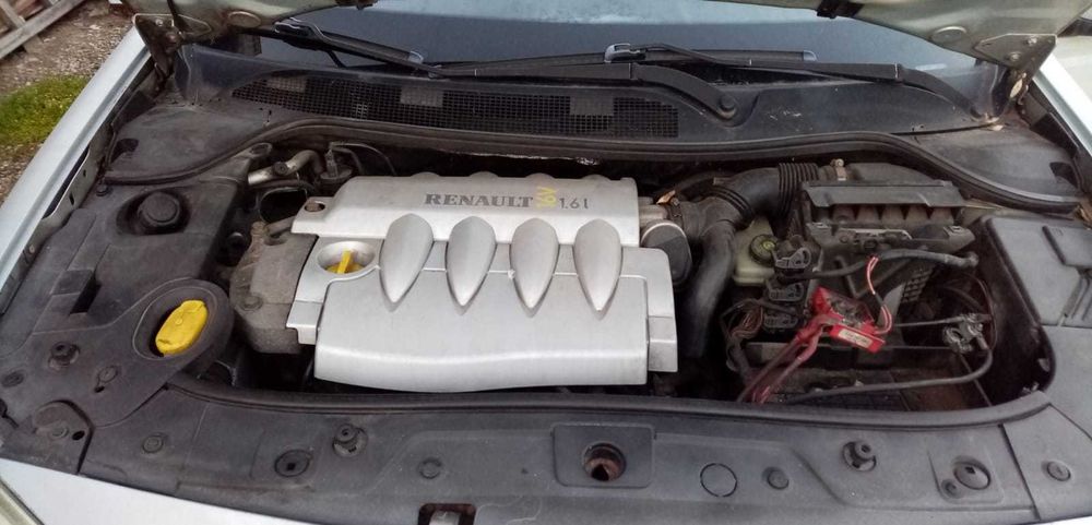 Dezmembrez Renault Megane 2 Break 1,6 benzina