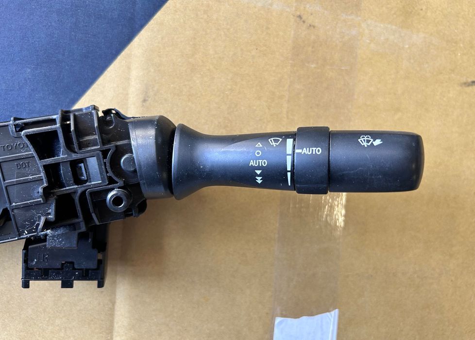 Airbag завеси и лосчета мигачи/фарове за TOYOTA AVENSIS T27