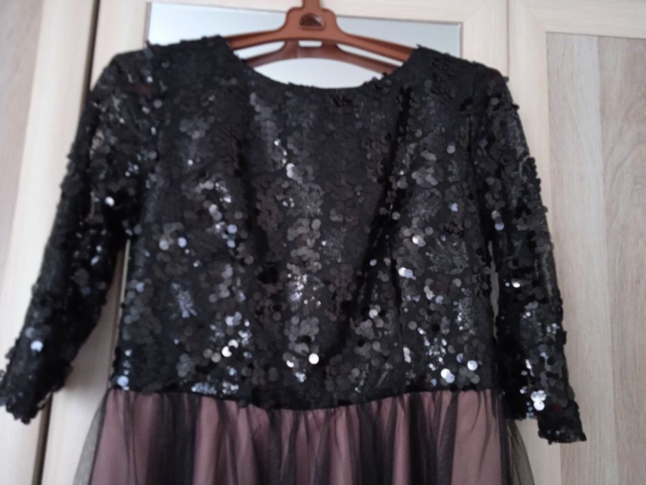 Продам платье новое