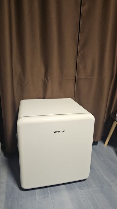 Mini frigider Vortex