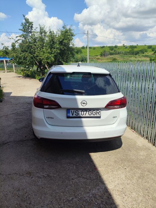 Vând Opel Astra Sports Tourer + 2018