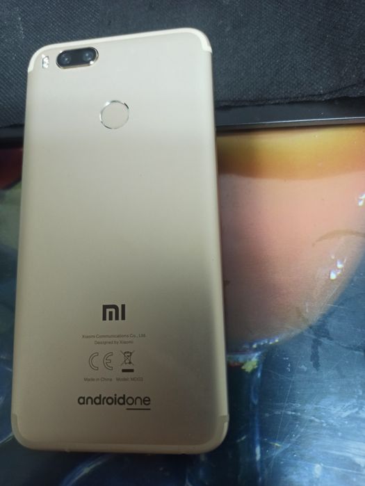 Продам смартфон Xiaomi Mi A1