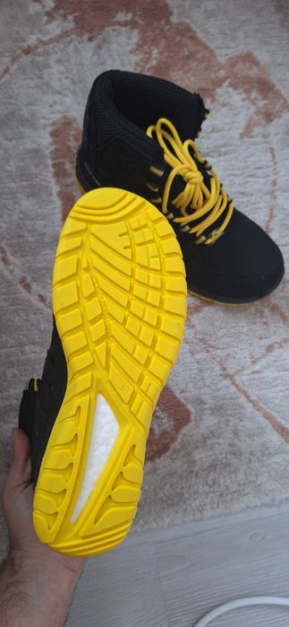 Vand bocanci Elten noi, marimea 40