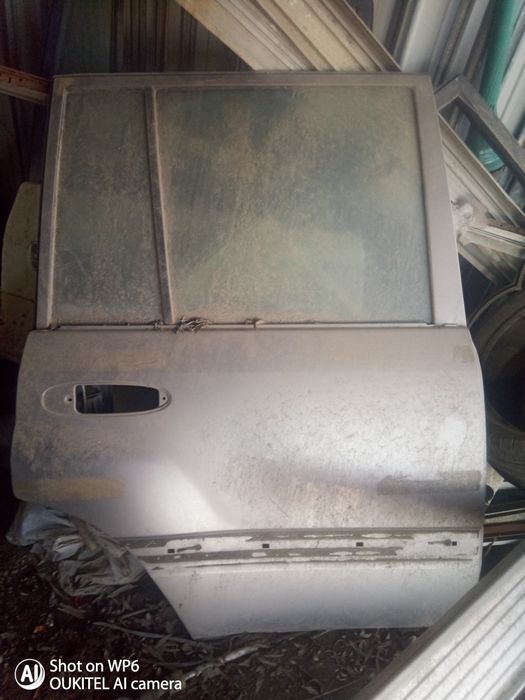 Продам  заднии двери лендкрузер 80-100