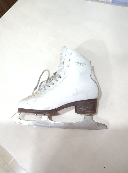 Коньки фигурные Botas