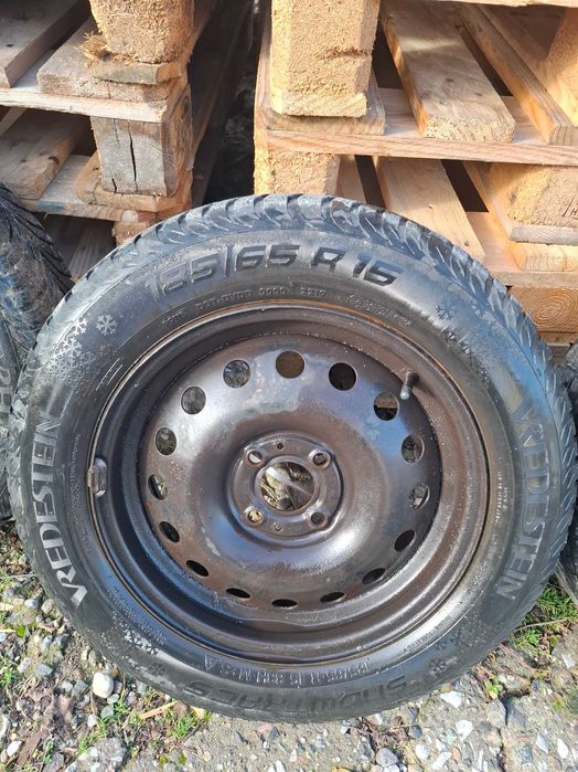 185/65R15 Зимни с джанти 4х100