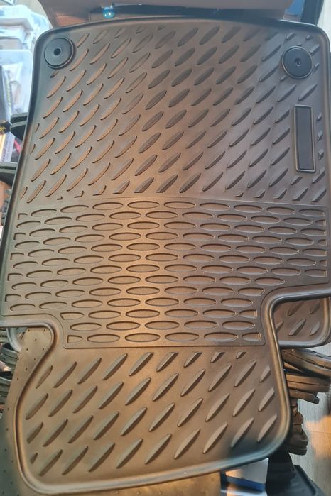 Гумени стелки за Фолксваген Пасат Passat Тигуан Tiguan Touran Тоаран