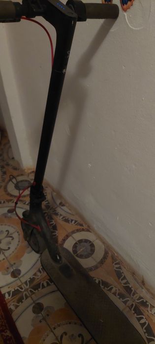 Vând trotineta  cu încarcator