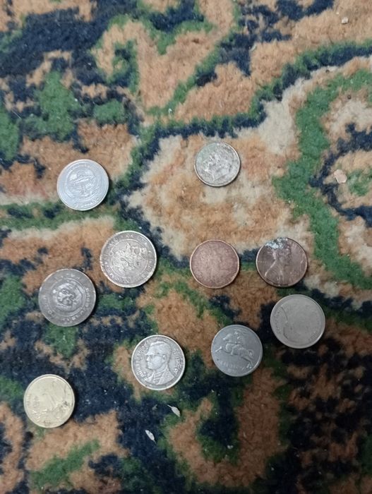 Продам монеты разные