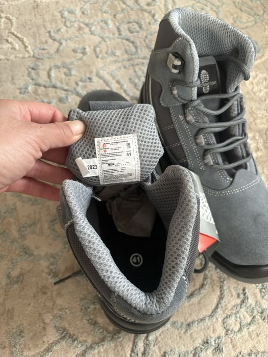 Продается спец обувь летний вариант