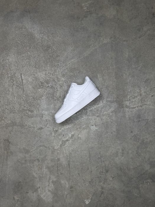 Nike Air Force 1’07 triple white