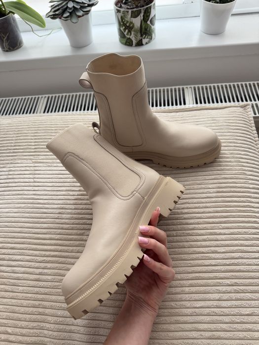 Botine din piele naturala