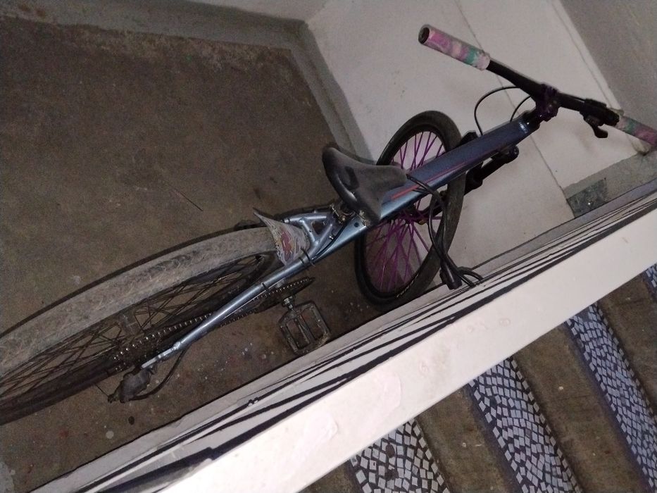 Продаю дерт велосипед,новый в очень хорошем