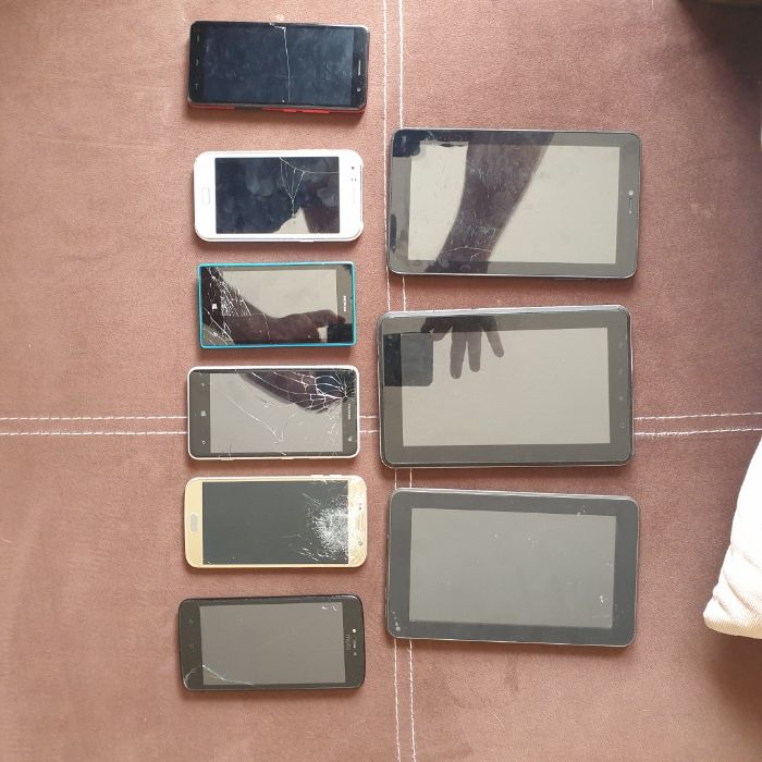 Телефони за части или поправка - 9бр. !