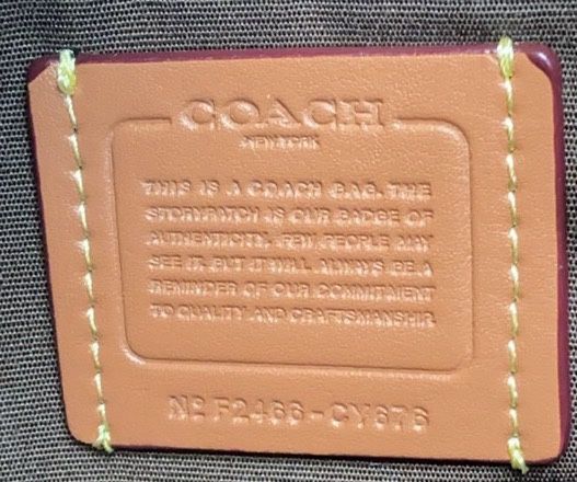 Coach Maggie Small Tote Bag – Стил, функционалност и градска елегантност