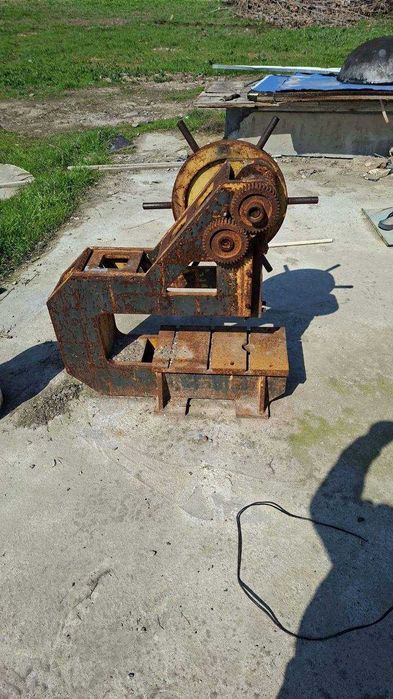 Shtampovichni Stonok Ruchnoy