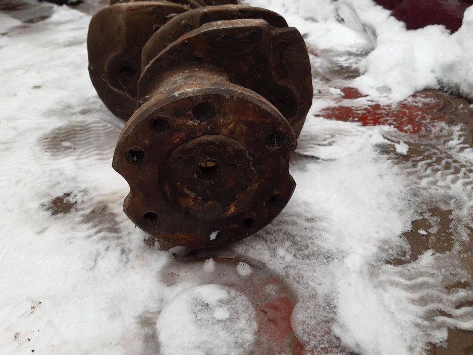 Продам Коленвал на комбайн Нива