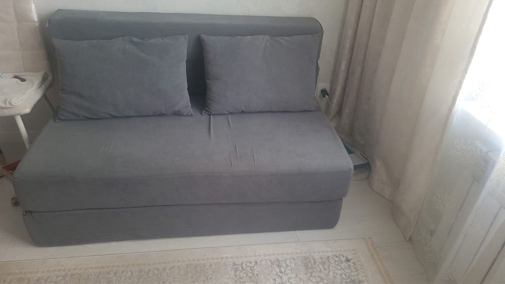 Бескаркасный диван