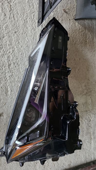 Решетка, фарове и спойлер за Lexus UX