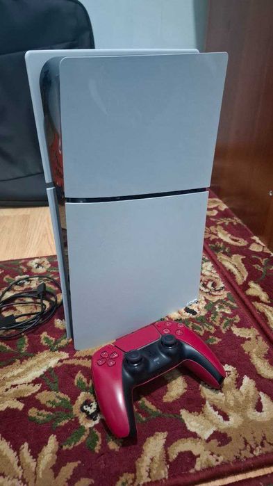 Продам PlayStation 5 Digital 1TB. Полный комплект. Срочно!