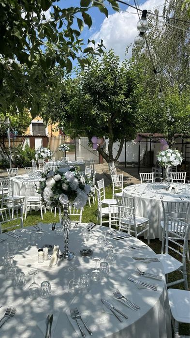 Inchiriez mese si corturi evenimente