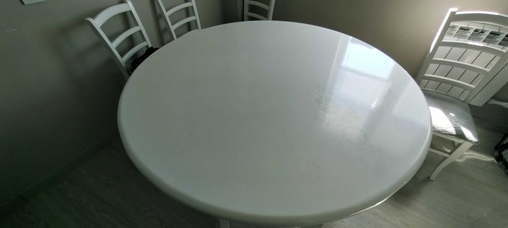 Продается стол новый