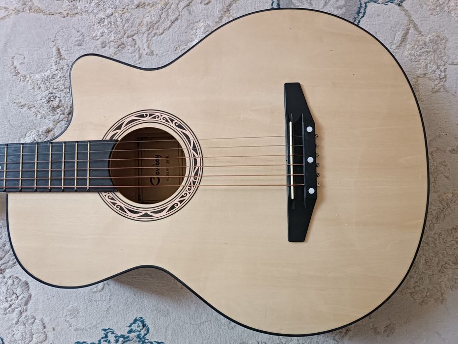 Akusticheskaya Gitara