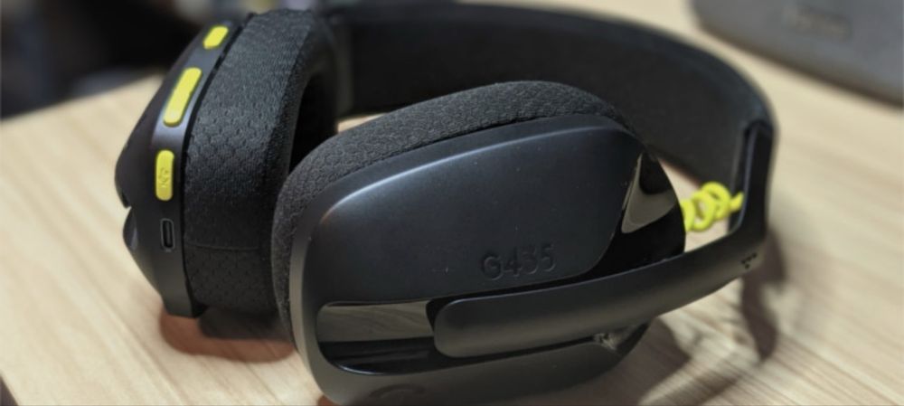Logitech G435 безжични геймърски слушалки - като нови