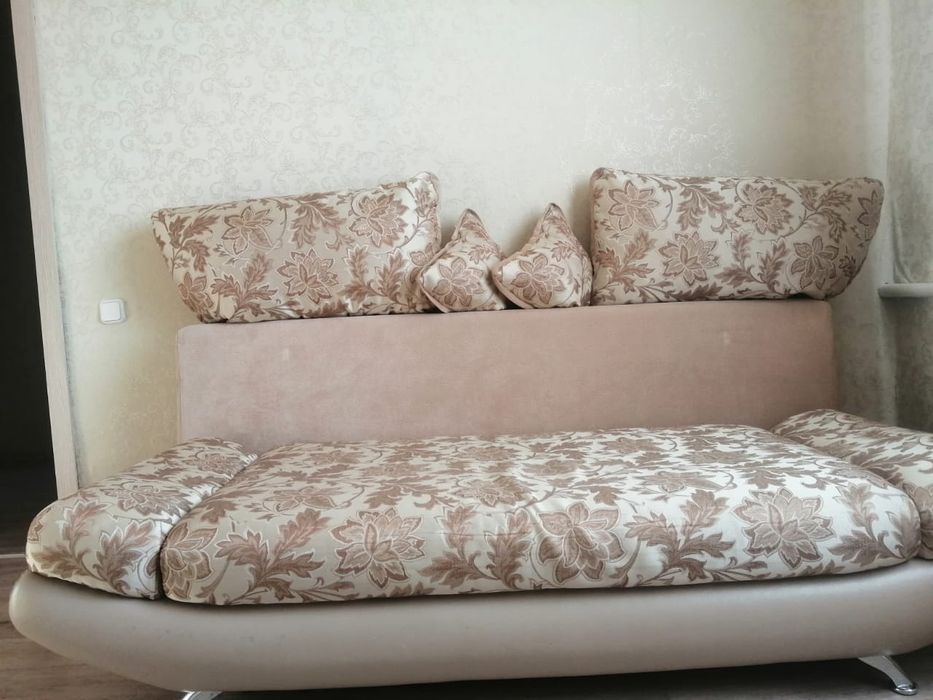 Продам мебель.С подушкой