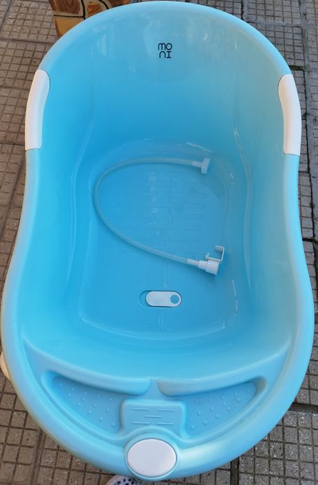 Вана със стойка за къпане на бебе