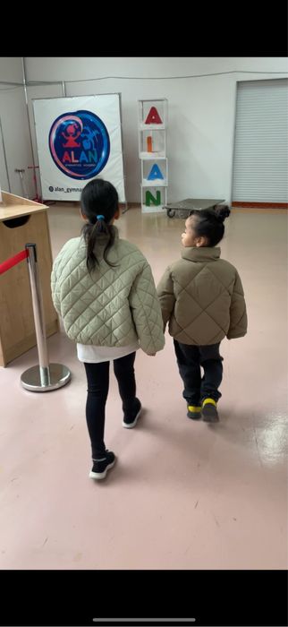 Куртка зара размер 6-7 лет