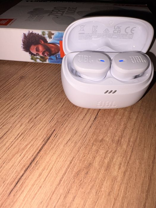 Vand casti jbl tunebuds in stare buna de functionare