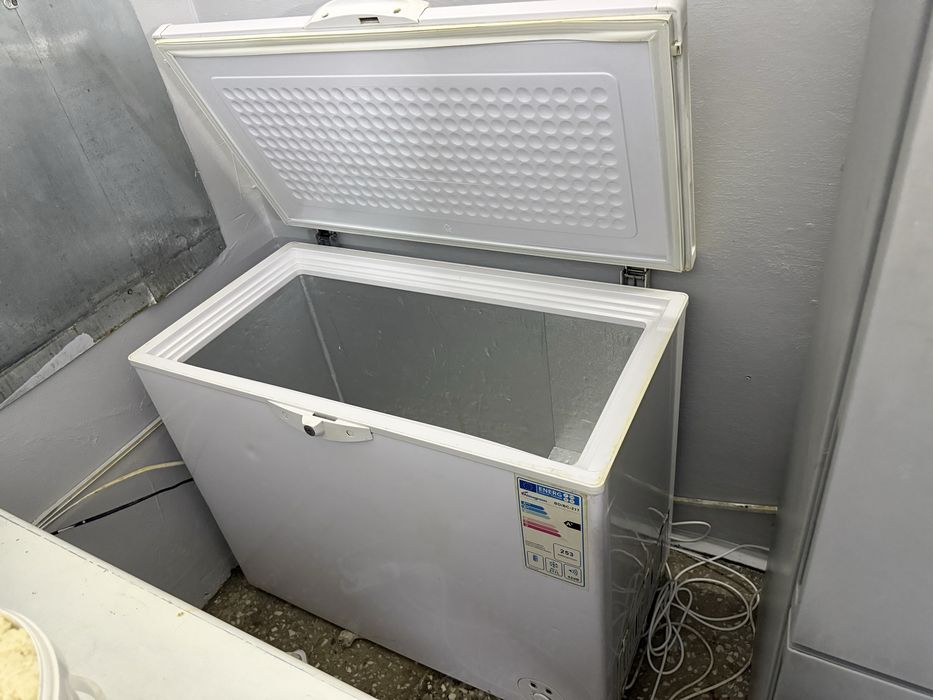Продам морозильник