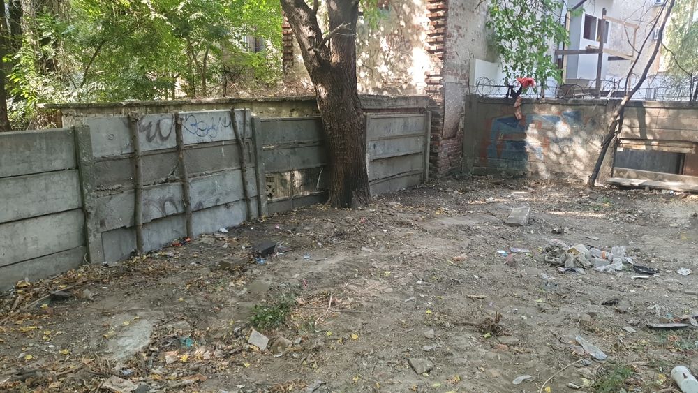 Curatare teren x Igienizare x Salubrizare curti și terenuri x Nivelare