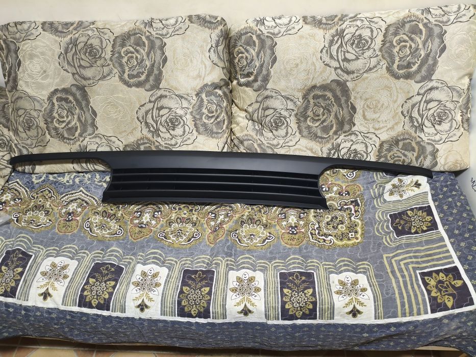 Решетка радиатора Фольксваген гольф 3