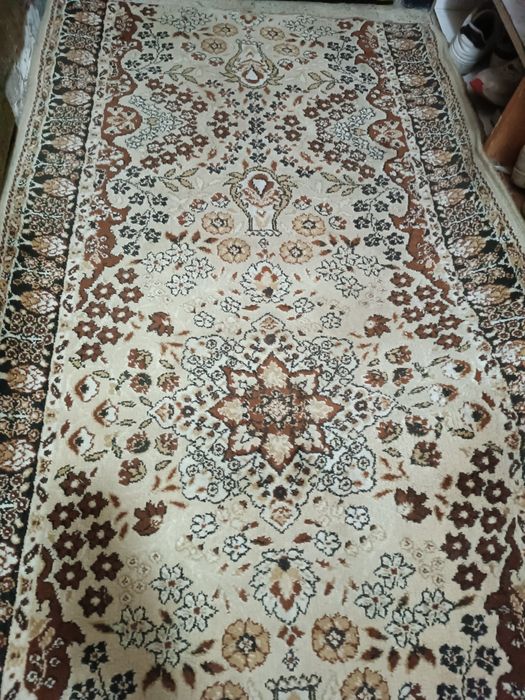 Вълнена персийска пътека